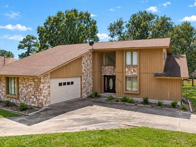 8040 Woodland Trl