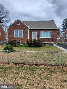 819 NW Longstreth Ave