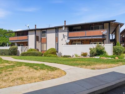 202 W Garden Park