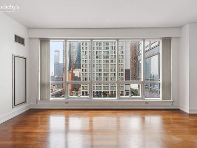 350 W 42nd St APT 10M