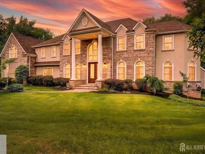 7 Alton Way