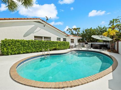 2200 Ne 36th St, #1-2