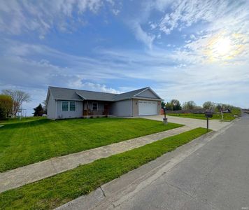 209 Royalwood Dr