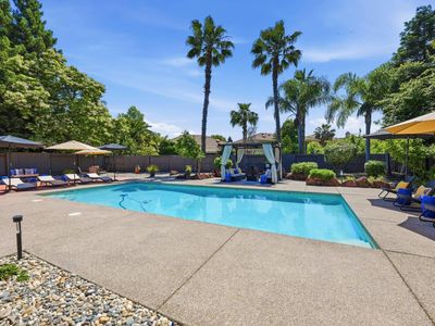 1570 Danbrook Dr