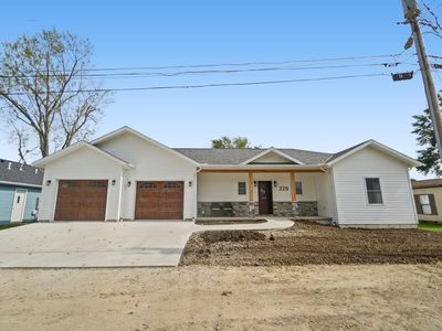 220 Bayview Dr