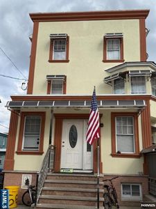 56 Hamilton Ave