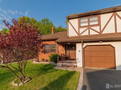 Property at 8 Winsor Ct, Sayreville, NJ