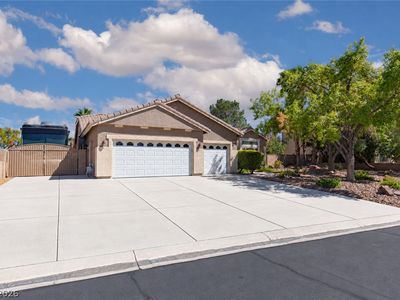 4670 Los Rancheros Ave