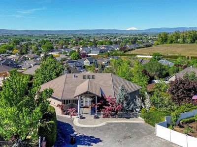 7200 W Lincoln Avenue