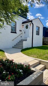 4321 Monroe St