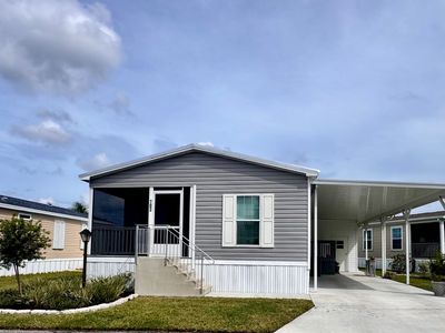 702 W Lakeshore Dr