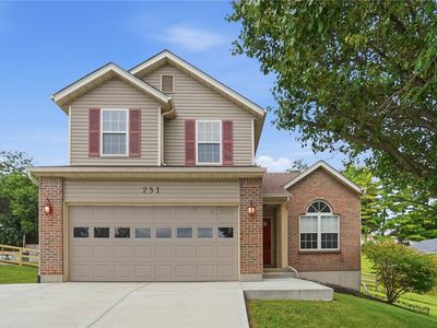 251 Fairborn Dr