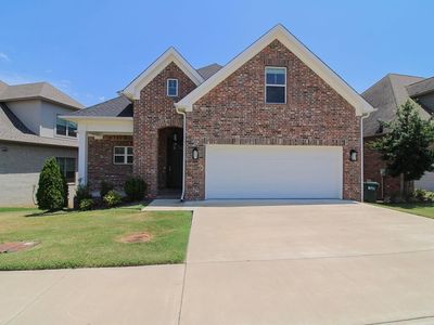 1050 Edinburgh Dr