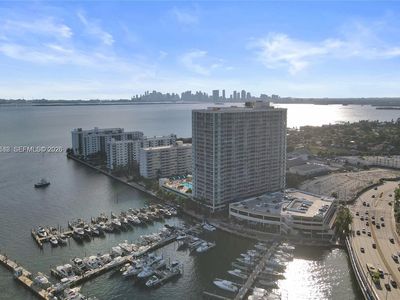 7601 E Treasure Dr APT 902