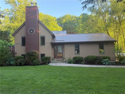 21 Dewey Ave