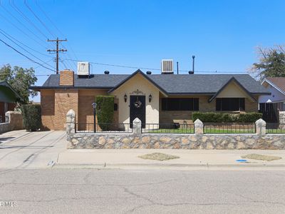 5841 Dolphin Dr