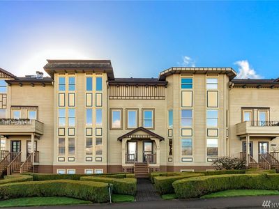 2006 N 30th St APT 4