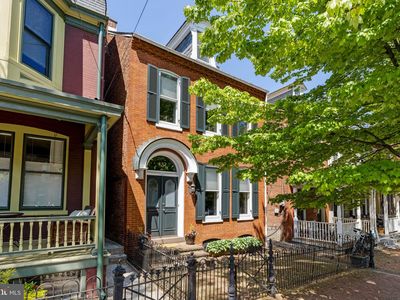 437 W Walnut St