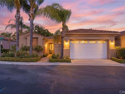 5640 Queen Palms Dr