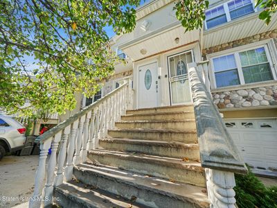 42 Dartmouth Loop