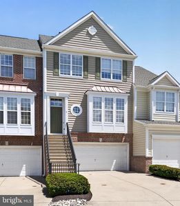 4 Addison Ct