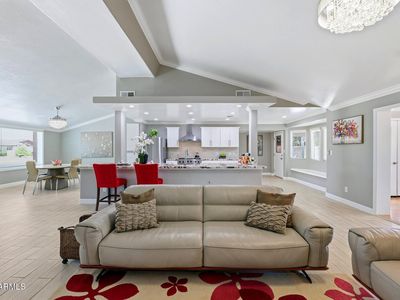 2220 LEXINGTON Drive