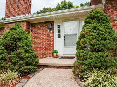 1329 Cloverdale Dr