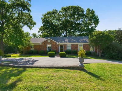 4511 Everett Dr