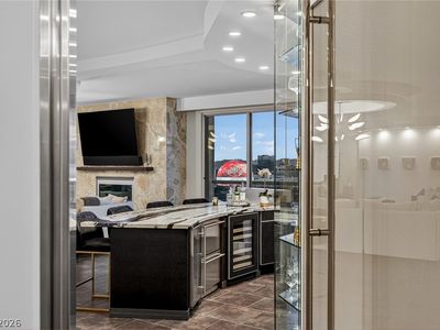 2747 Paradise Rd #Penthouse 3101