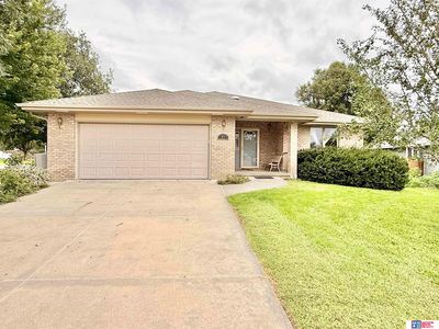 60 Pinewood Ave