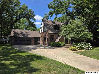 76 N Crescent Dr