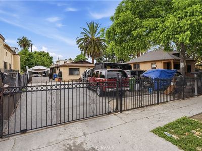 1139 E 42nd Pl