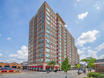 77 S Evergreen Ave Unit 806