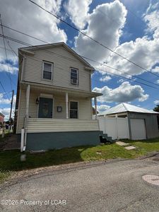 225 W Blaine St Rear W