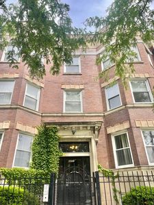 4451 S Indiana Ave APT 2S