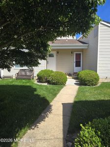 12 Woodmere Court