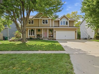 1502 NW Cedarwood Dr