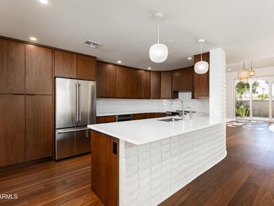 3736 E Montecito Ave