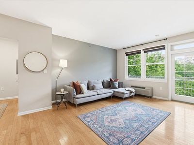 4 Constellation Pl APT 306