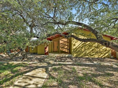 2204 Spring Creek Dr