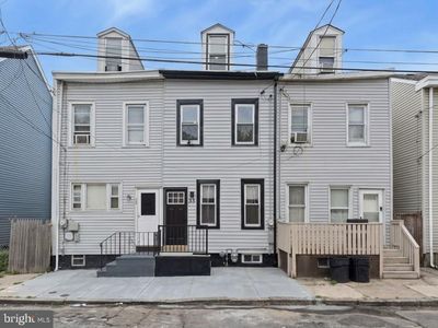 33 Poplar St