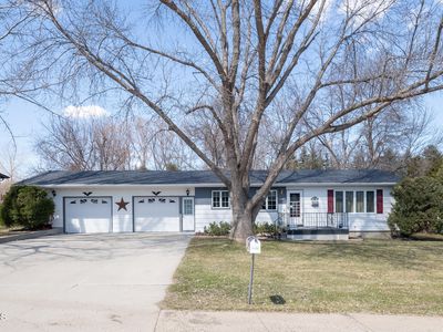 2129 Coulee Dr N