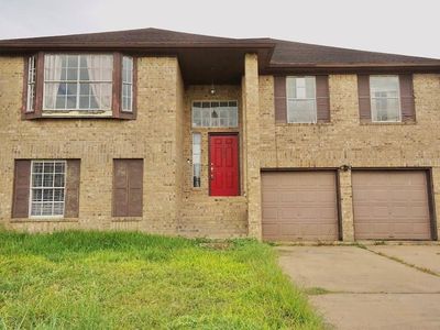 110 Almond Dr