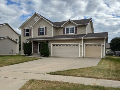Property at 13106 Tanglewood Dr, Urbandale, IA