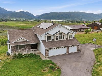 8927 E Pineview Dr