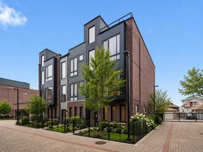 4250 W Belmont Ave #6
