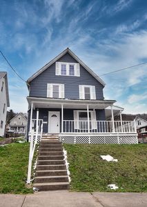 305 Hone Ave