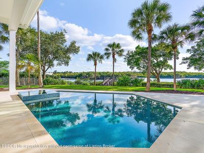 8818 SE Riverfront Ter