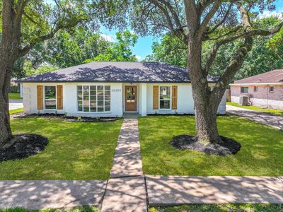 22203 Hockaday Dr