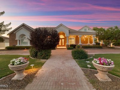 88 E TOLEDO Court